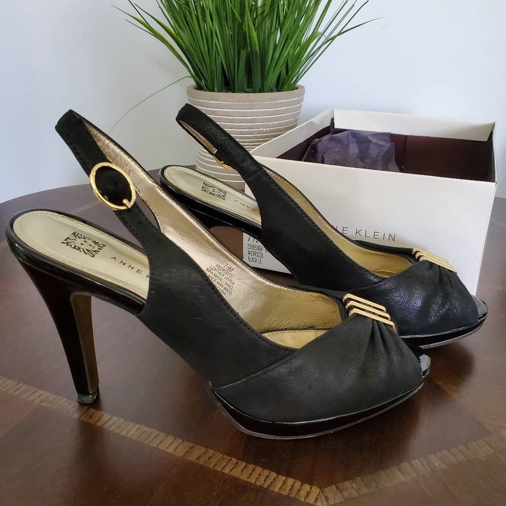 Gorgeous sling back Anne Klein heels